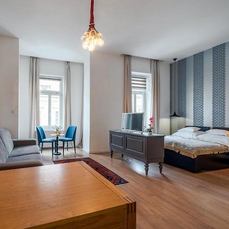 Baross Boutique Apartman Gyor Exterior photo
