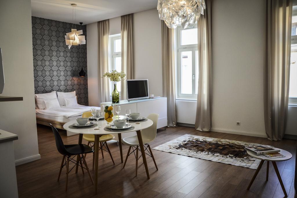 Baross Boutique Apartman Gyor Room photo