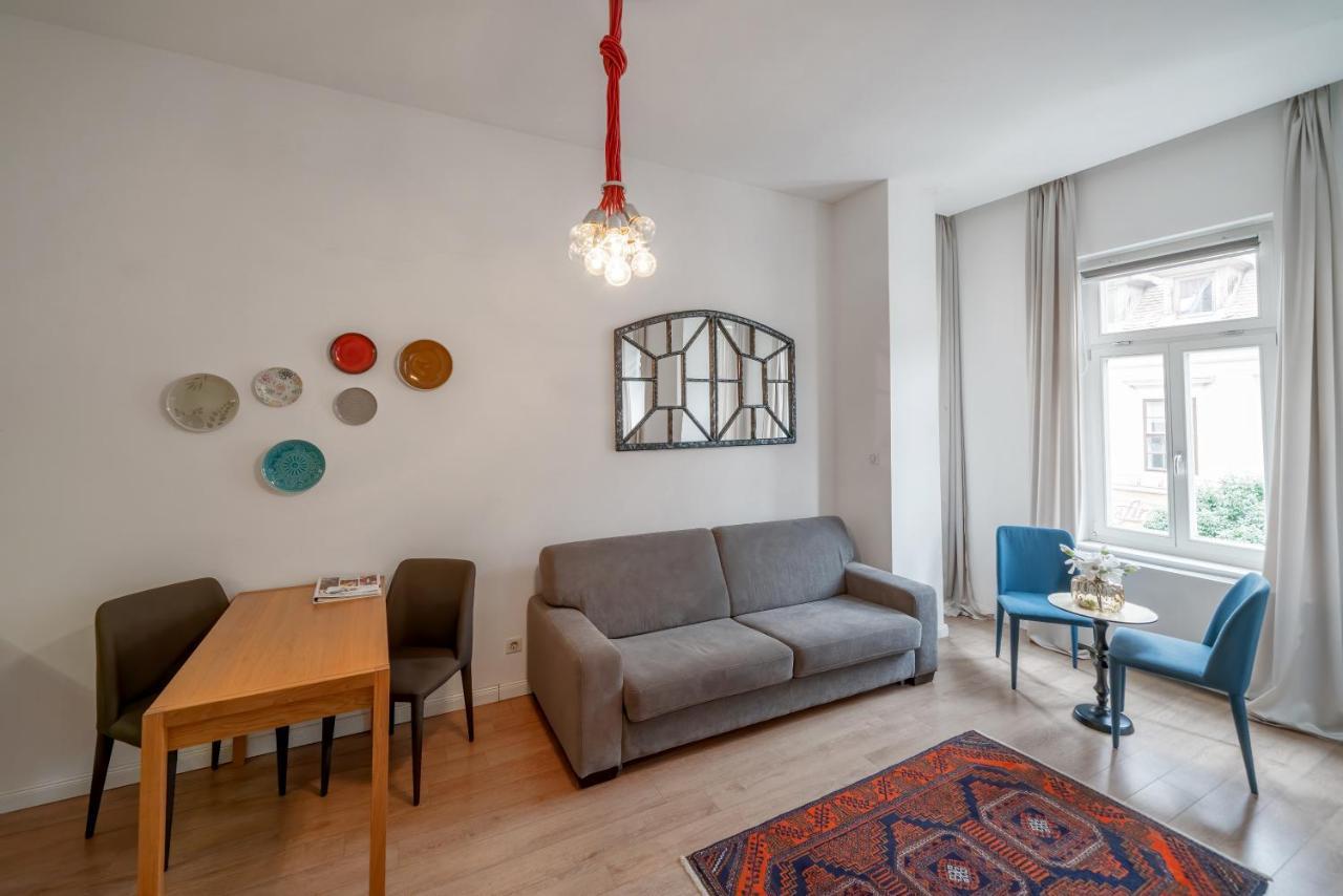Baross Boutique Apartman Gyor Exterior photo