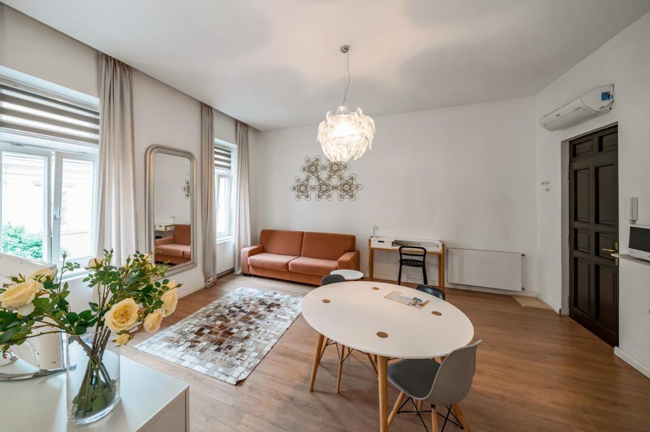 Baross Boutique Apartman Gyor Exterior photo