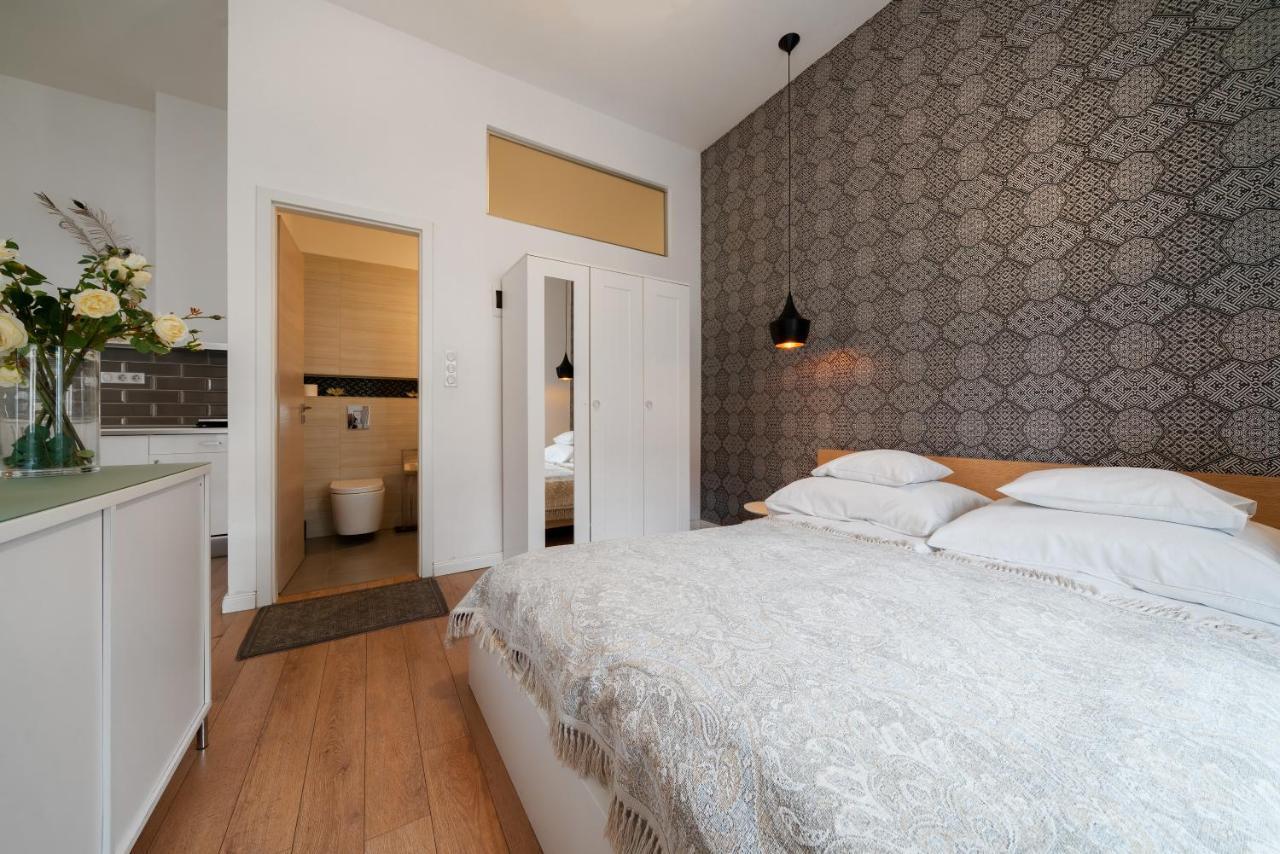 Baross Boutique Apartman Gyor Exterior photo